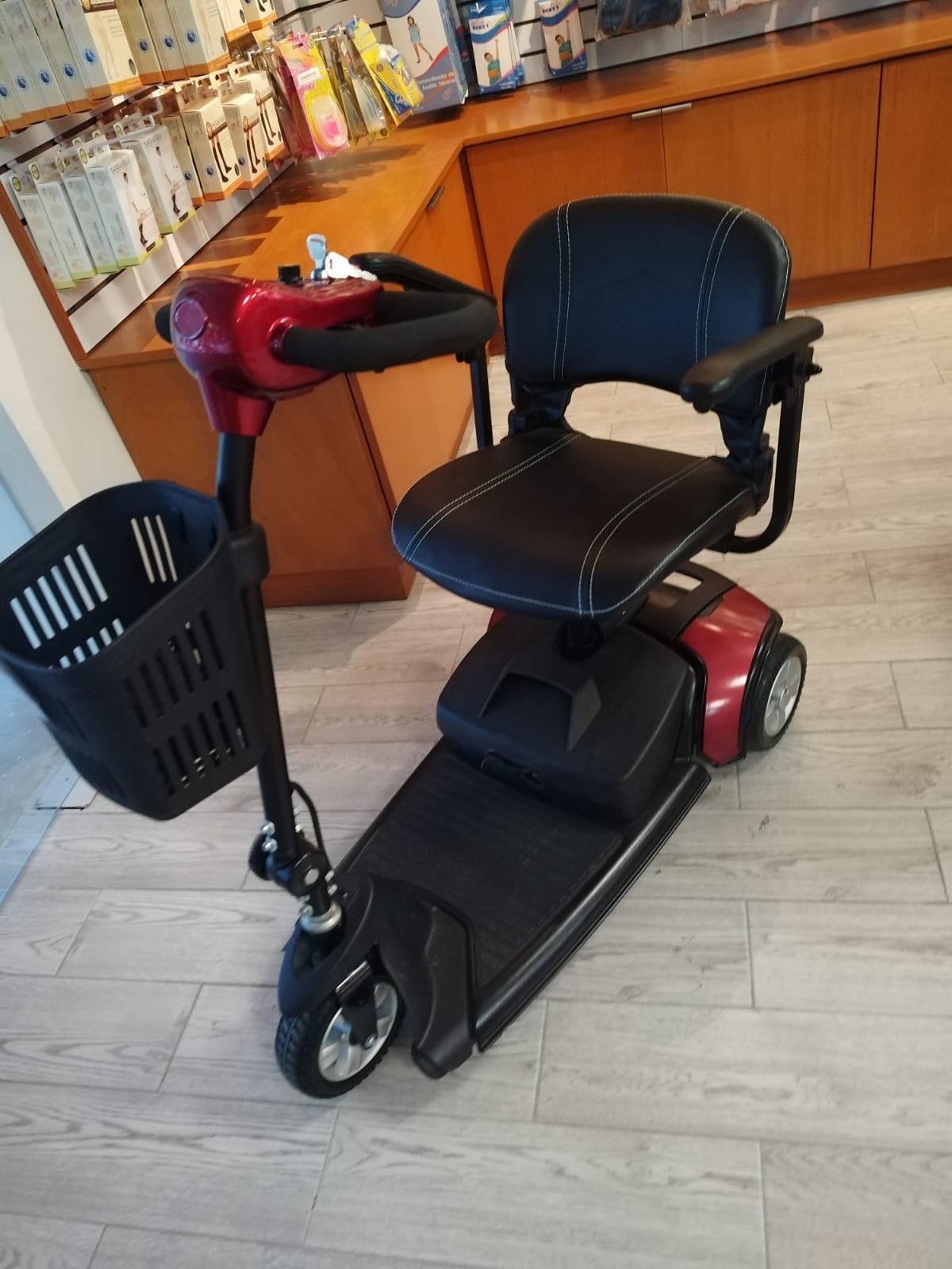 SILLA DE RUEDAS SCOOTER ELÉCTRICO DE 3 RUEDAS CON CANASTO